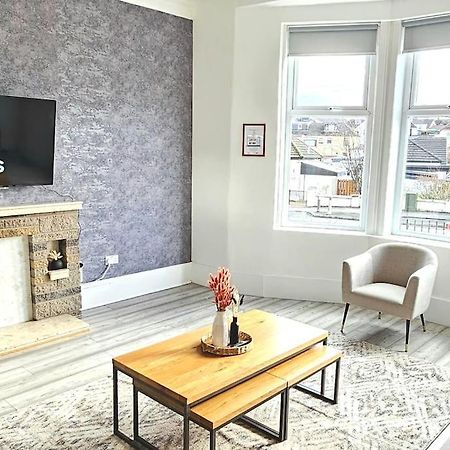 Spacious Haven With Free Parking Glasgow Eksteriør bilde