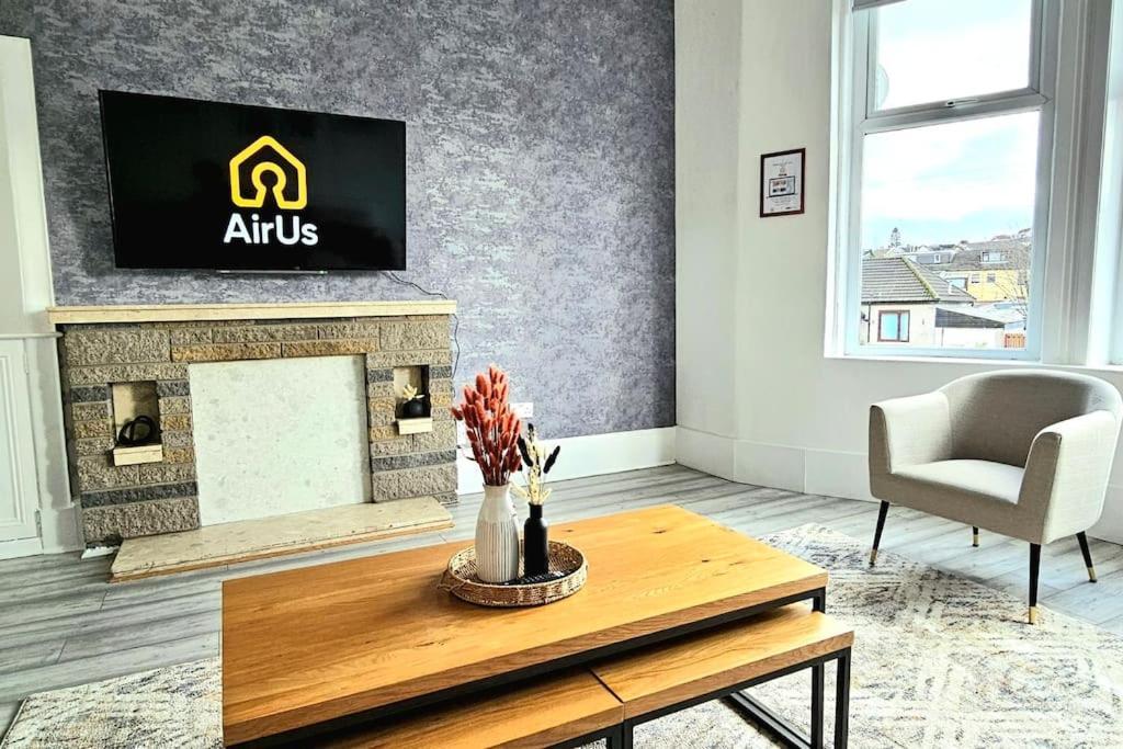 Spacious Haven With Free Parking Glasgow Eksteriør bilde