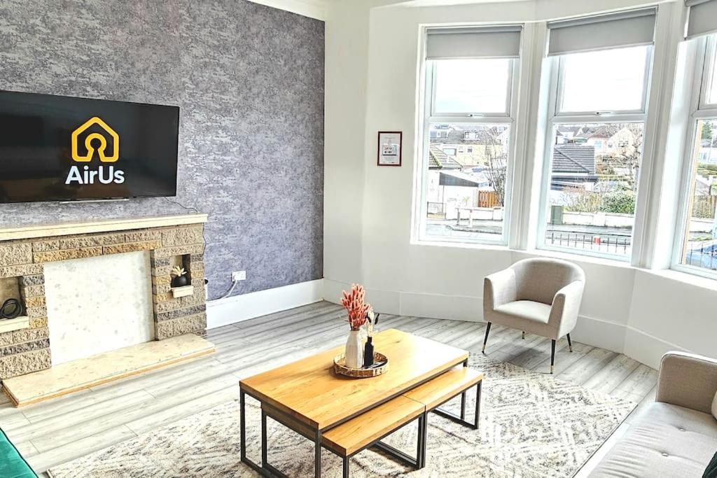 Spacious Haven With Free Parking Glasgow Eksteriør bilde
